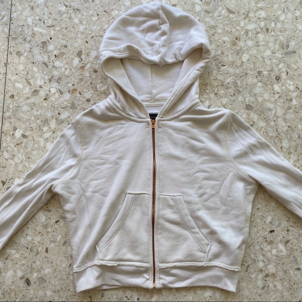 LOOKS LIKE NEW Off-White Colored Cropped Jacket